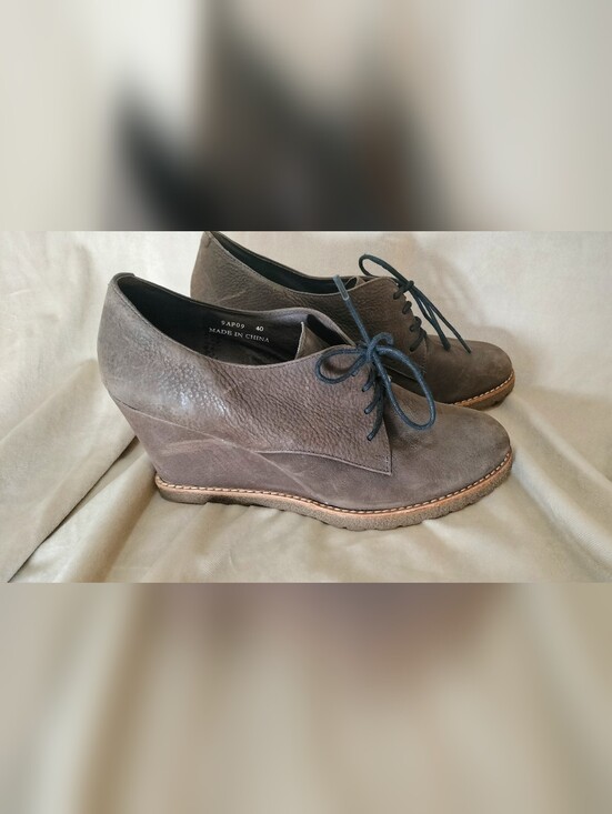 Staccato Shoes - Staccato Women's Brown Suede Wedge Heel Lace Up Oxford. Size 40/US 9